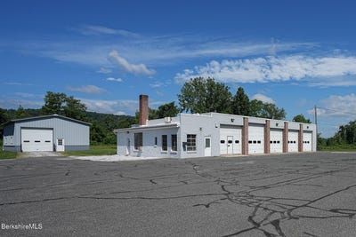 /international/us/1955-north-main-st-sheffield-ma-110100471497/?lang=en