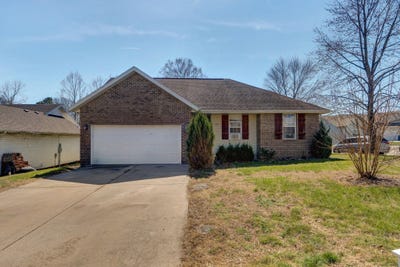 /international/us/602-oak-leaf-court-nixa-mo-110106619316/