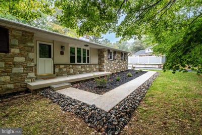 /international/us/1363-byberry-road-huntingdon-valley-pa-110101265032/