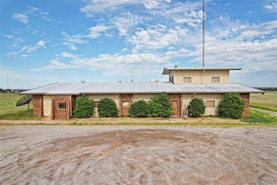 /international/us/1515-n-broadway-street-hobart-ok-110108976456/