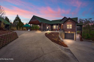 /international/us/1819-skyhawk-lane-pigeon-forge-tn-110108499536/