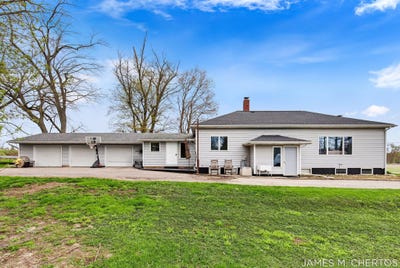 /international/us/19785-daggett-avenue-conklin-mi-110107507057/