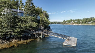 /international/us/6-harbor-ledge-lane-southport-me-110108015617/