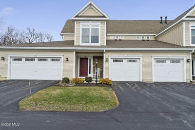 /international/us/214-lois-lane-schenectady-ny-110106980740/