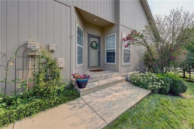 /international/us/15585-floyd-street-overland-park-ks-110108010887/