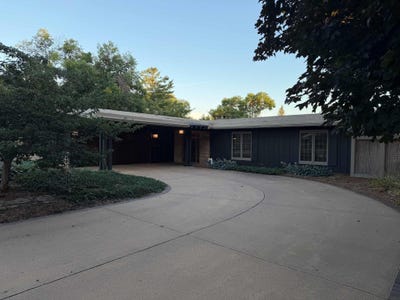 /international/us/216-2nd-st-se-orange-city-ia-110110209338/