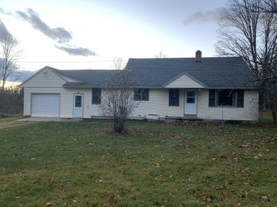/international/us/6355-county-road-441-newberry-mi-110108253976/
