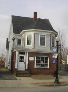 /international/us/18-wakefield-street-rochester-nh-110105867079/