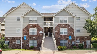 /international/us/1934-piedmont-circle-st-peters-mo-110108765691/