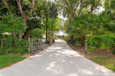 /international/us/6785-sw-gaines-avenue-stuart-fl-110108496729/
