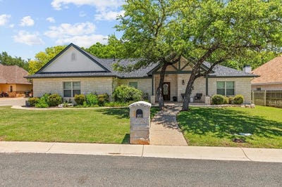 /international/us/138-stone-canyon-fredericksburg-tx-110108470567/