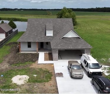 /international/us/1025-grand-loop-breaux-bridge-la-110105358753/