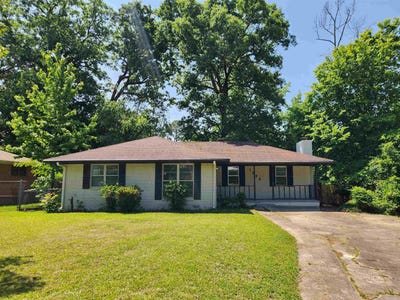 /international/us/1005-thompson-street-jacksonville-ar-110108441655/