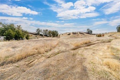 /international/us/17315-rancho-tehama-road-corning-ca-110095960384/