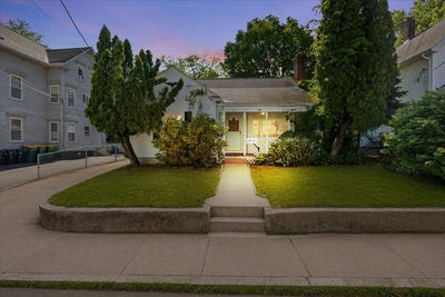 /international/us/185-broad-st-north-attleboro-ma-110109038495/