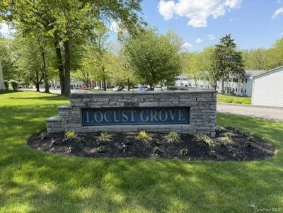 /international/us/6-yew-court-fishkill-ny-110108108247/