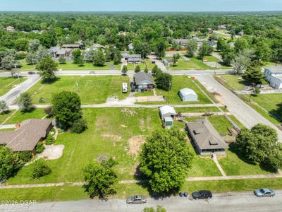 /international/us/436-e-13th-lots-9-10-baxter-springs-ks-110107847357/