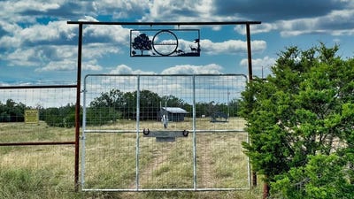 /international/us/11548-nw-turkey-trail-fort-mckavett-tx-110106315429/