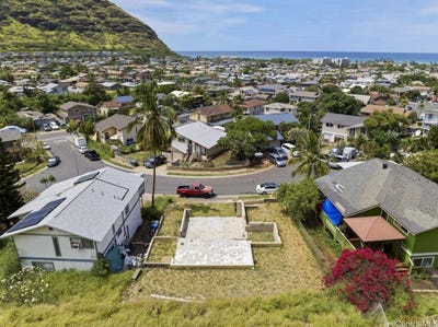 /international/us/86-896-iniki-place-waianae-hi-110092636994/