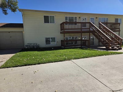 /international/us/247-miller-ln-cheyenne-wy-110106538085/