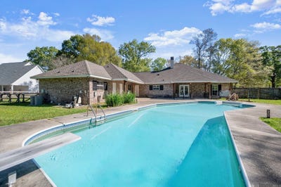 /international/us/7936-ben-fugler-rd-denham-springs-la-110106563392/