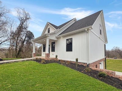 /international/us/200-hood-st-dover-tn-110104125692/