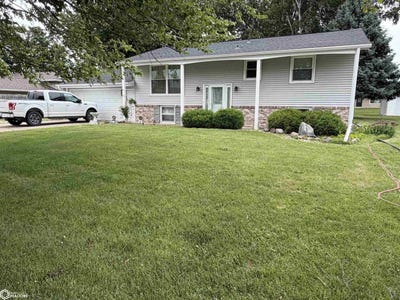/international/us/35-spruce-drive-eagle-grove-ia-110108917114/