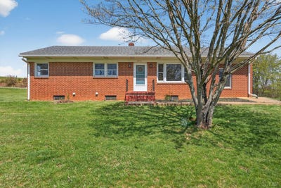 /international/us/2412-lynch-mill-road-altavista-va-110107008104/