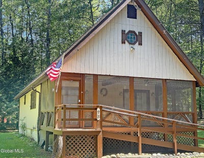 /international/us/95-northwoods-road-lake-luzerne-ny-110119625645/