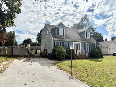 /international/us/13-willow-road-smithfield-ri-110107777301/