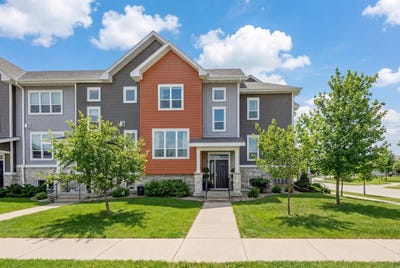 /international/us/9395-old-sauk-road-middleton-wi-110105334075/