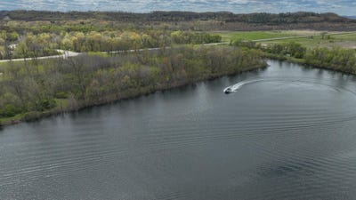 /international/us/us-hwy-12-tomah-wi-110120549585/