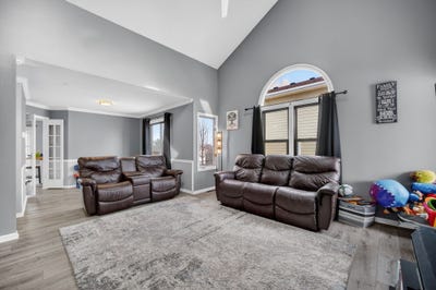 /international/us/1213-n-7th-street-indianola-ia-110106621384/