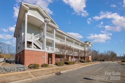 /international/us/9261-meadow-vista-road-charlotte-nc-110096920459/