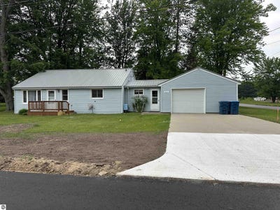 /international/us/311-mill-street-coleman-mi-110100267408/
