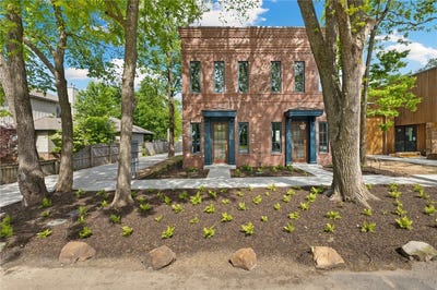 /international/us/506-nw-b-street-bentonville-ar-110107825122/