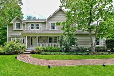 /international/us/70-randall-st-easton-ma-110107630578/