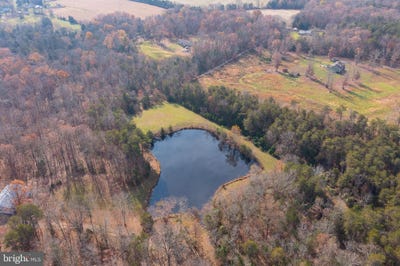 /international/us/14-acres-shenandoah-path-catlett-va-110107155981/