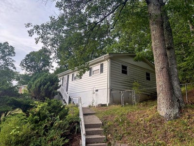 /international/us/808-new-river-drive-beckley-wv-110100314740/