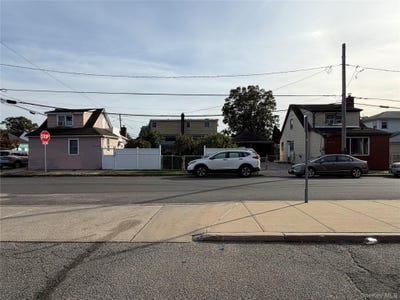 /international/us/1485-surprise-street-elmont-ny-110120549735/