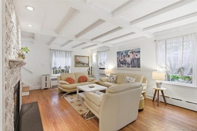 /international/us/47-onderdonk-avenue-manhasset-ny-110108204891/