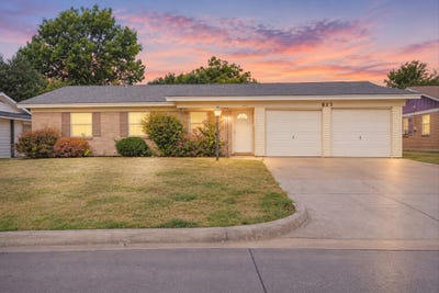/international/us/813-jerry-lane-bedford-tx-110110232192/
