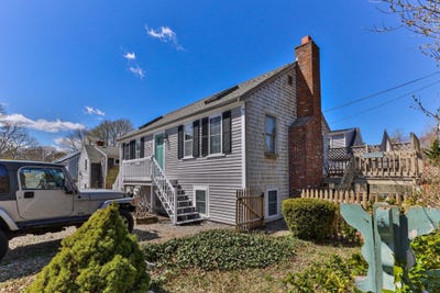 /international/us/28-crocker-drive-hyannis-ma-110107572328/
