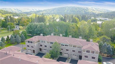/international/us/13-ellicottvillas-ellicottville-ny-110106432061/