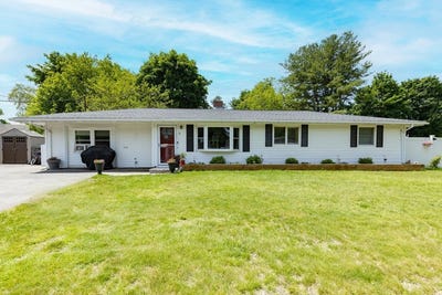 /international/us/8-andover-road-beverly-ma-110108662534/