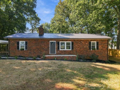 /international/us/3231-frazier-drive-claremont-nc-110110232494/