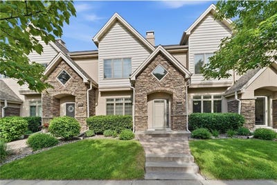 /international/us/635-willoughby-way-w-minnetonka-mn-110108381133/