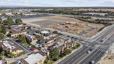 /international/us/42805-15th-street-lancaster-ca-110108686647/