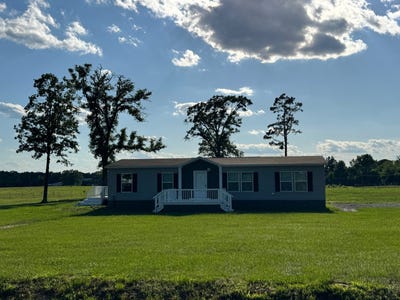 /international/us/132-roberts-road-logansport-la-110108079561/