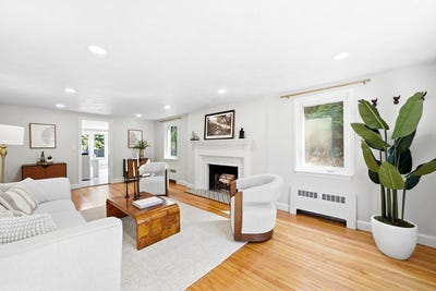 /international/us/17-woodhaven-rd-newton-ma-110109056410/
